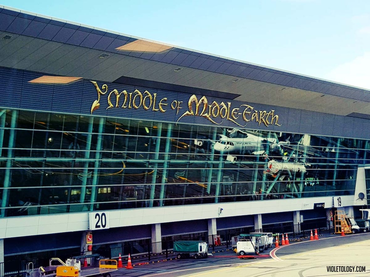 flight auckland to wellington