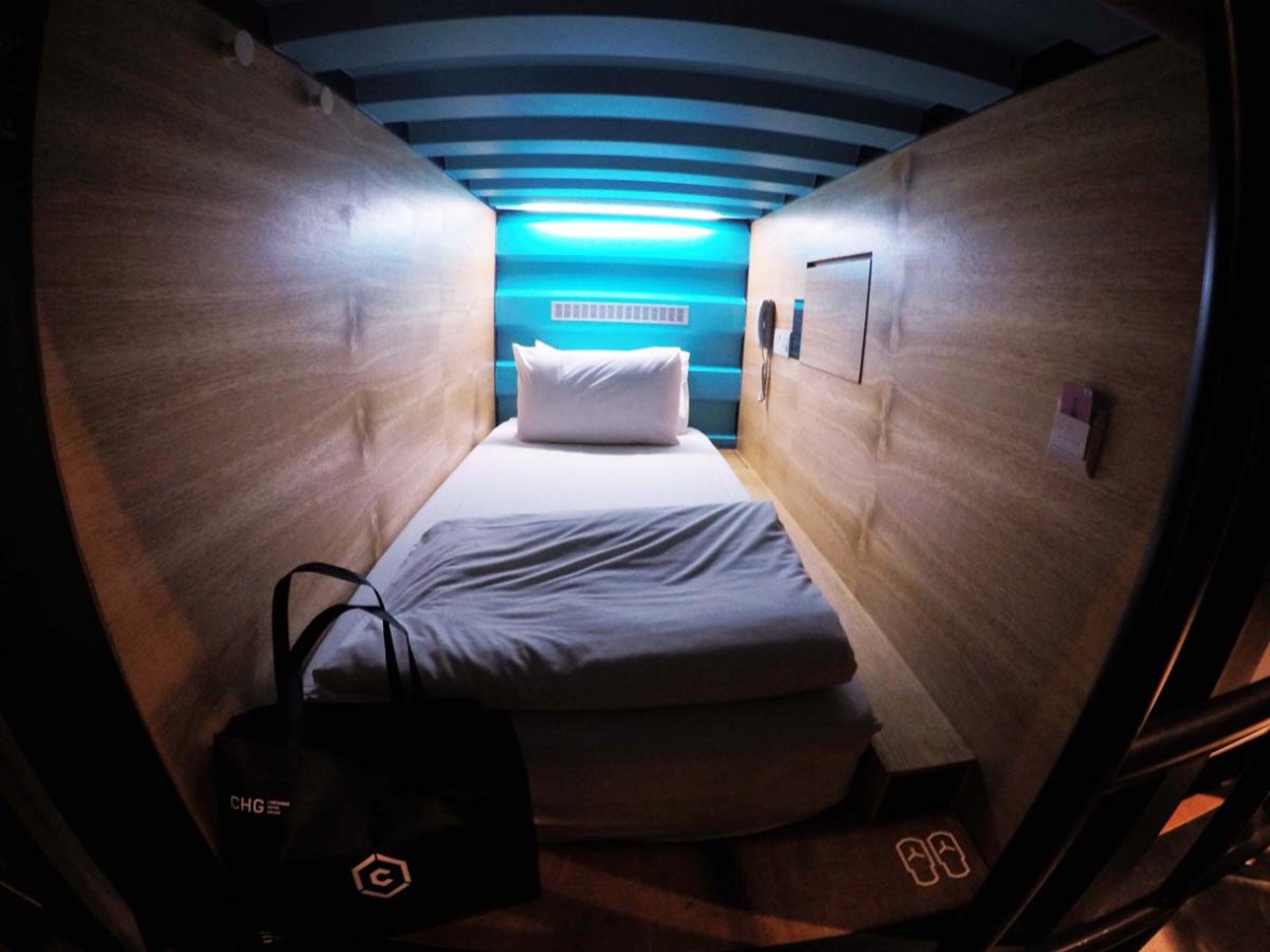 capsule container hotel klia2