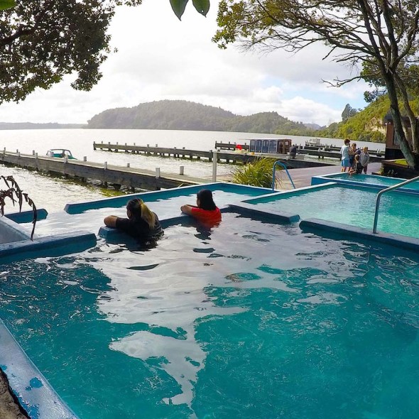 lake rotoiti hot pools