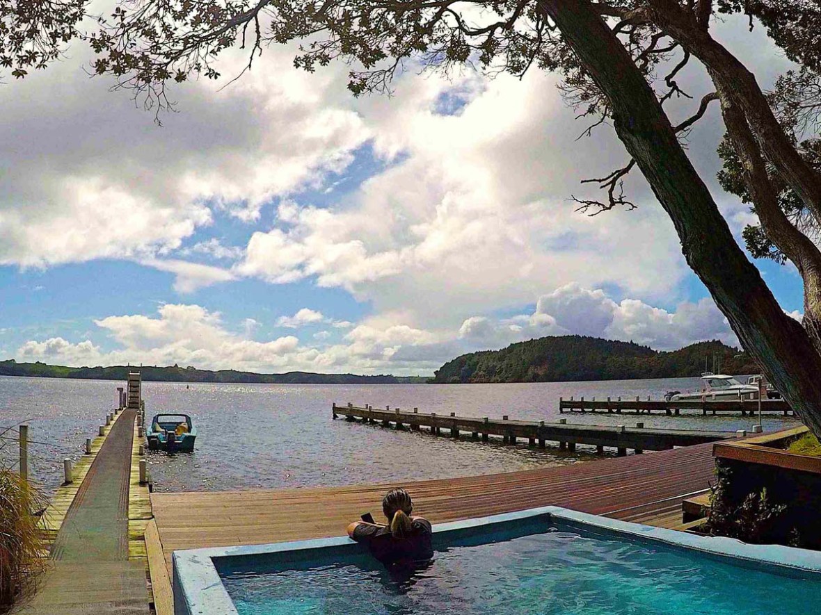 lake rotoiti hot pools