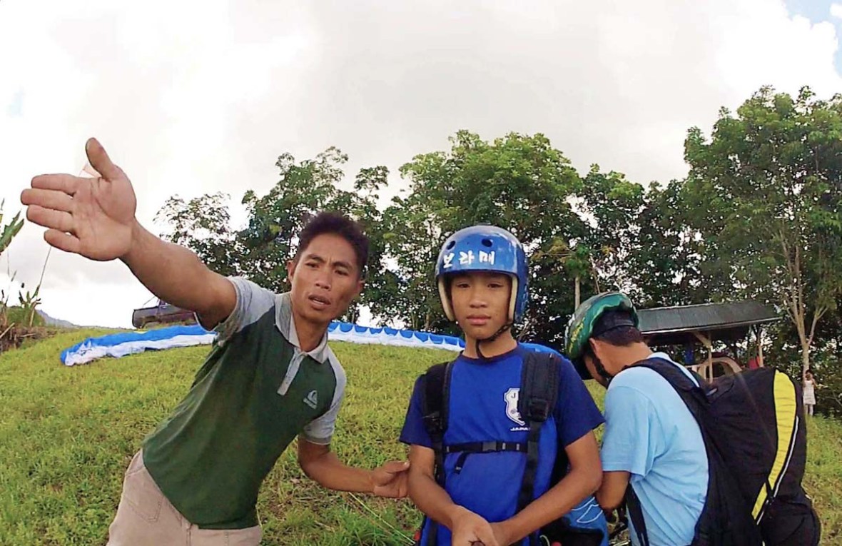 paragliding keningau sabah borneo malaysia