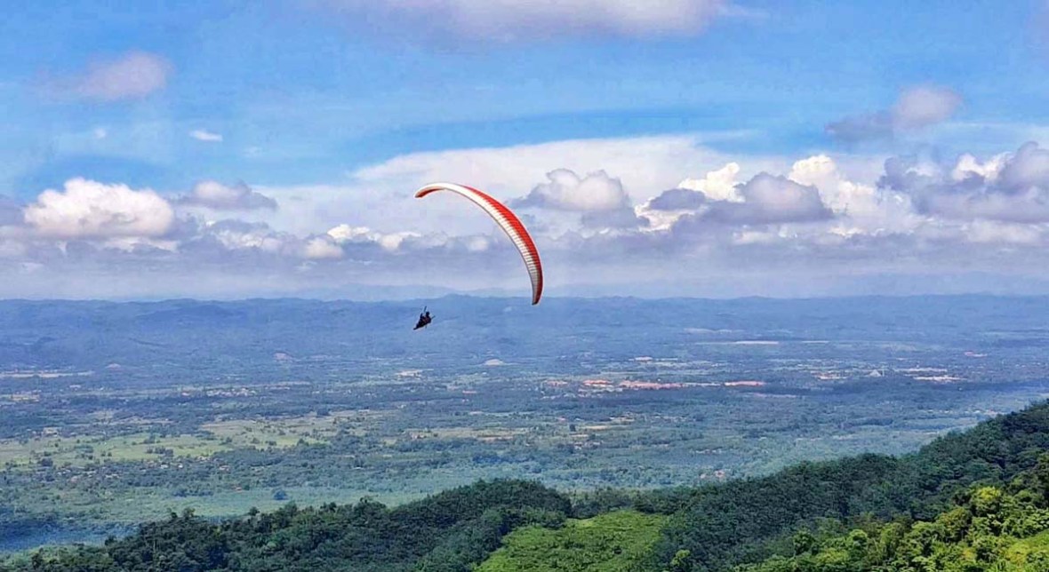 paragliding keningau sabah borneo malaysia