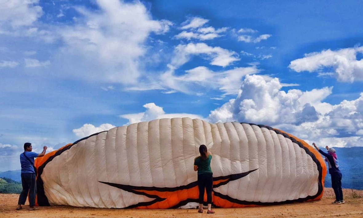 paragliding tambunan sabah malaysia