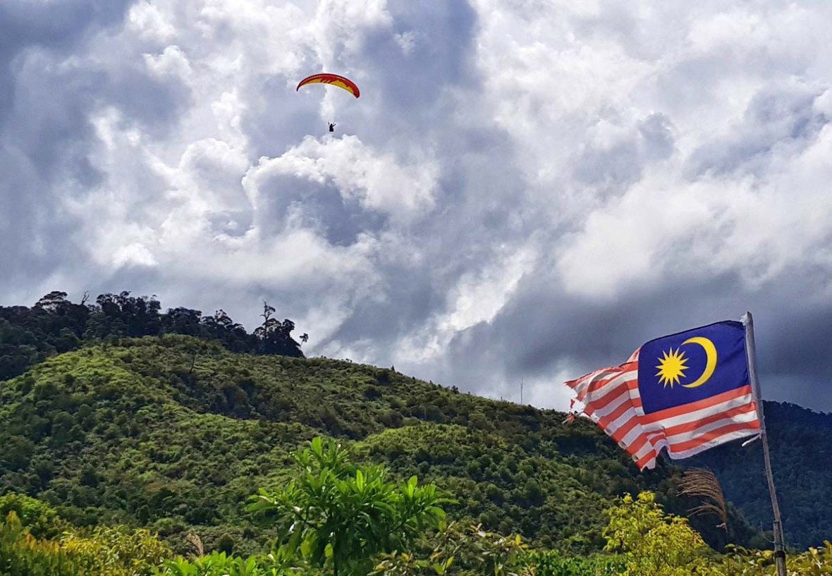 ranau sabah paraglidiing