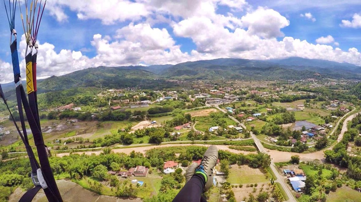 tambunan paragliding sabah malaysia