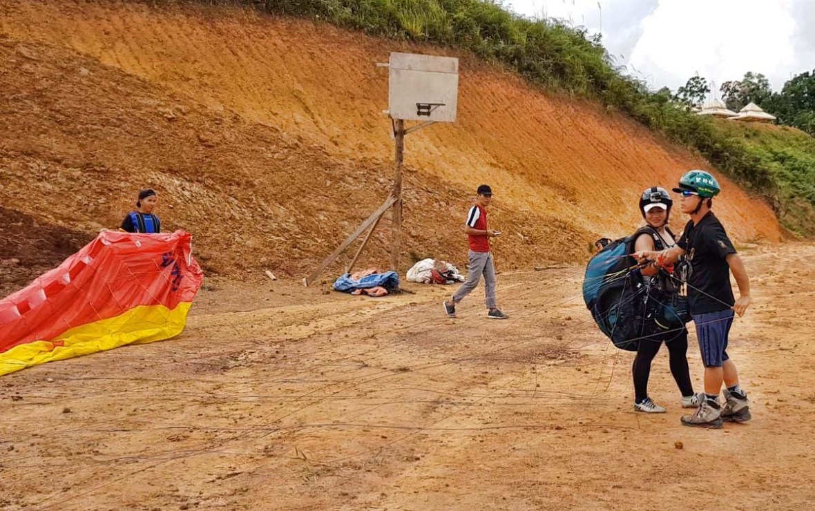 tambunan paragliding sabah malaysia