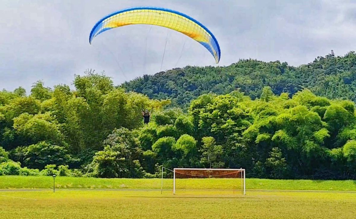tambunan paragliding sabah malaysia