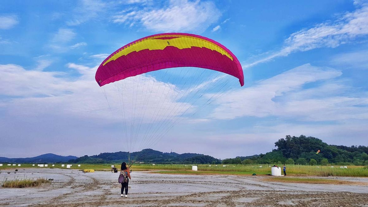 paragliding awesome korea