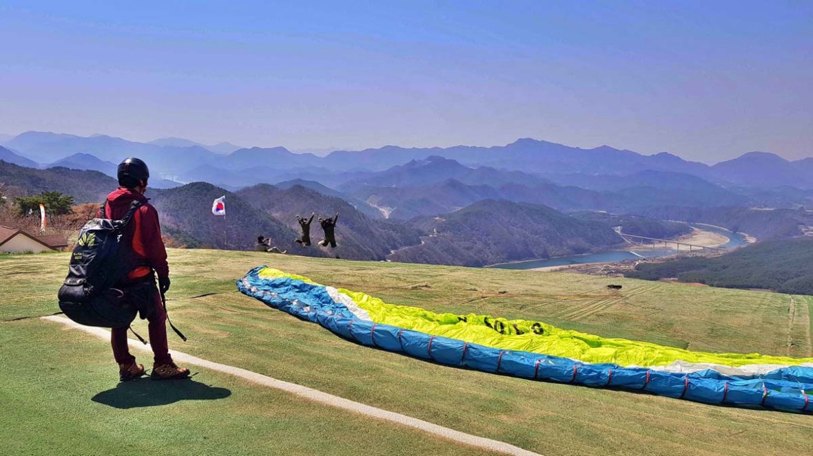 awesome paragliding danyang 단양청춘패러글라이딩